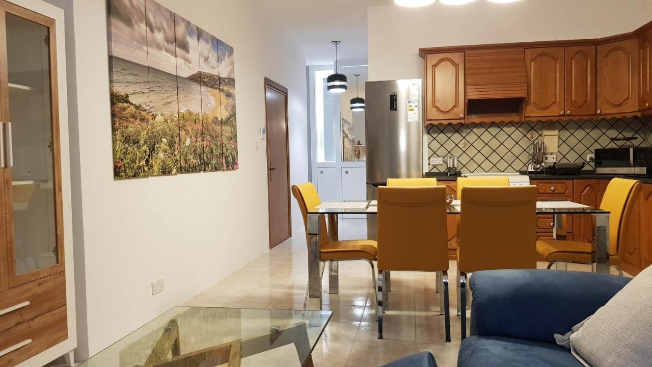 Spacious Side-Sea View Apartment At St Paul'S Bay St. Paul's Bay Exteriör bild