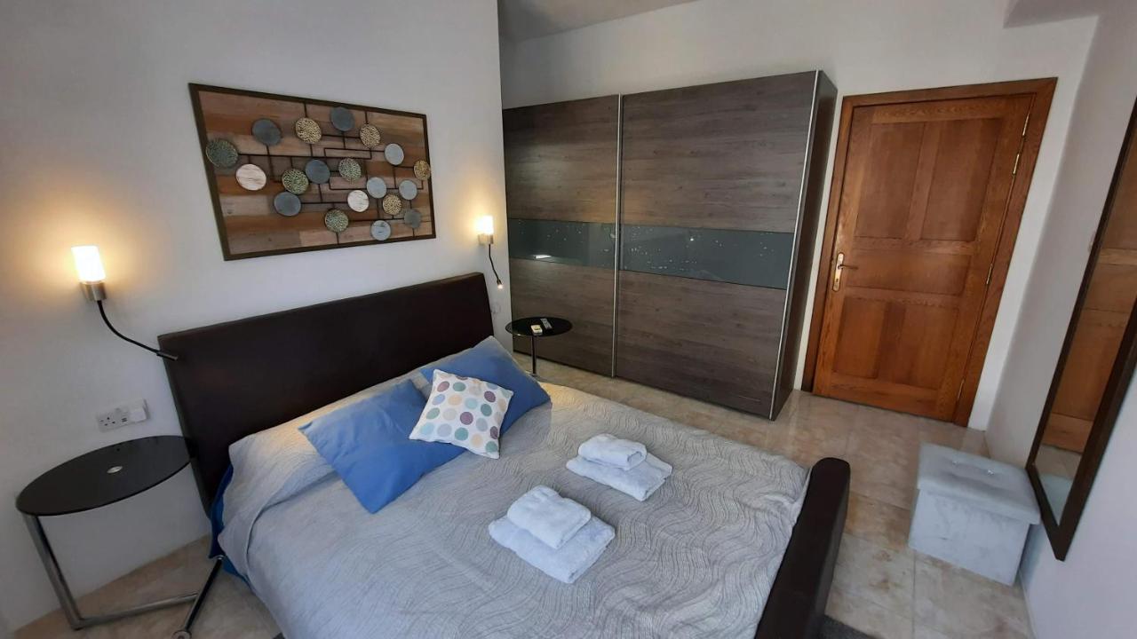 Spacious Side-Sea View Apartment At St Paul'S Bay St. Paul's Bay Exteriör bild