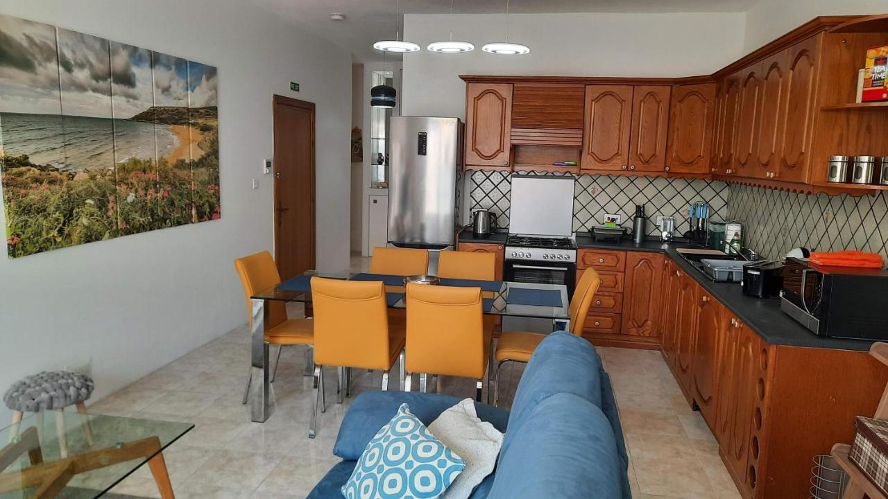 Spacious Side-Sea View Apartment At St Paul'S Bay St. Paul's Bay Exteriör bild